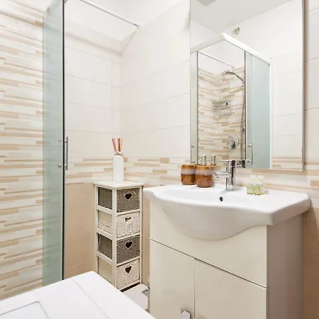 Apartment Stazione - 1bdr Accogliente E